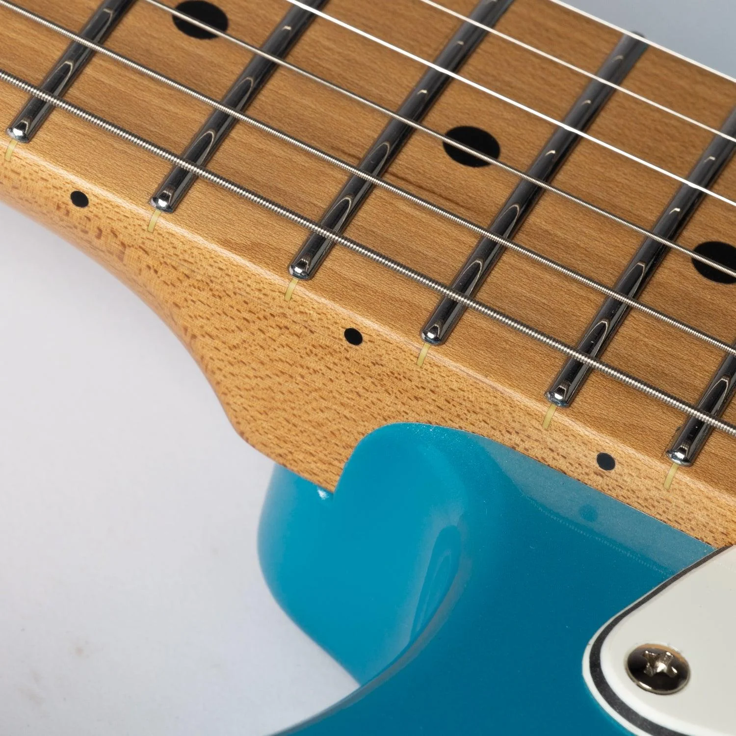 Eart Guitars, NK-VS60, 2-Point Synchronized Tremolo Bridge Alnico V Pickups Classic Electric Guitars, Pearl blue - Image 4